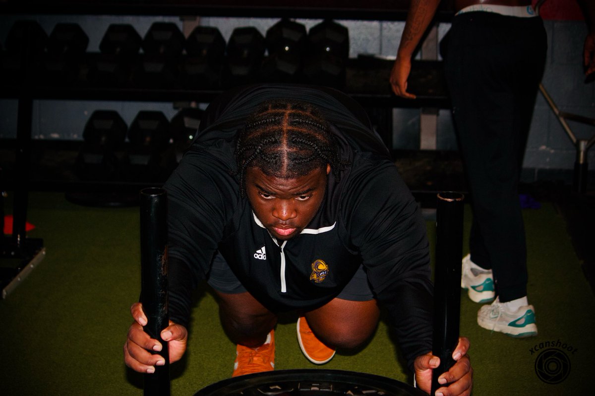 markuslewis2006's tweet image. I ain’t gone neva stop grinding im gone make show they remember me 💯
#Gainesvillefl 
#Grind 
#LL24