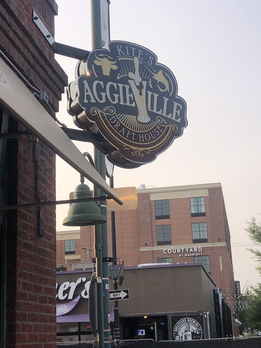 Been 30 years since I was a vet student and came down here a time or two, thankful for the 4 years I spent in Manhattan. #EMAW