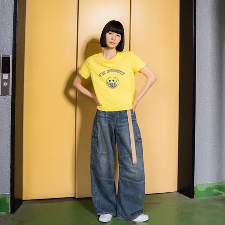 ▶️ONLINE STORE
12:00から発売の「takee」Smile Logo Vintage T-shirtは2サイズ。着用動画を下記にアップしました。サイズ選びの参考に。
・Sサイズinstagram.com/reel/DKTGeE9z5…
・XLサイズ instagram.com/reel/DKTFdv8zP…
・商品詳細 noriem.stores.jp/items/682d3813…
#takee #テイキー #新作発売 #竹内朱莉 さん