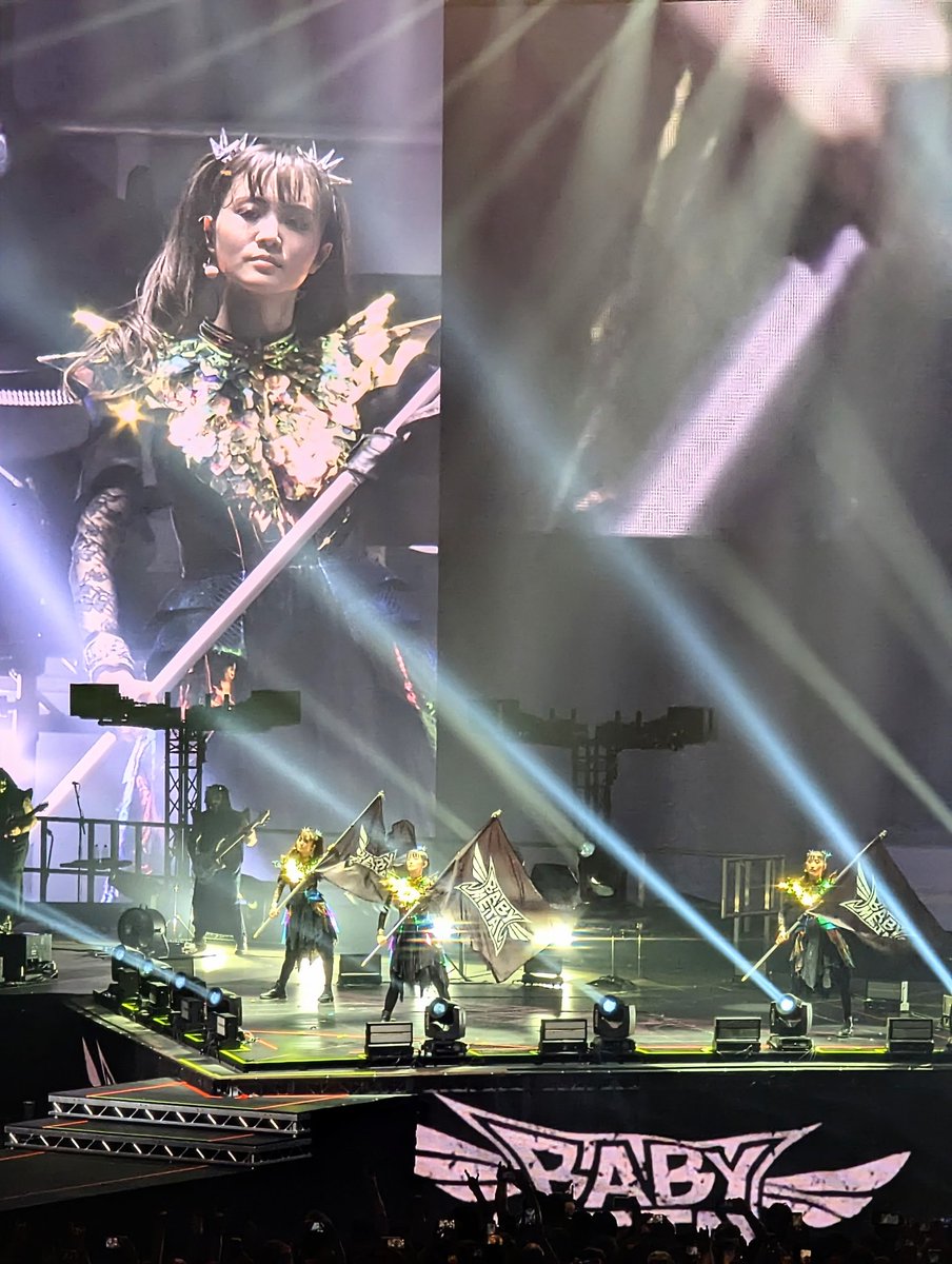 apple1tee's tweet image. ive been waiting over 11 years for this #BABYMETAL #BABYMETALWORLDTOUR2025 #TheO2 @BABYMETAL_JAPAN