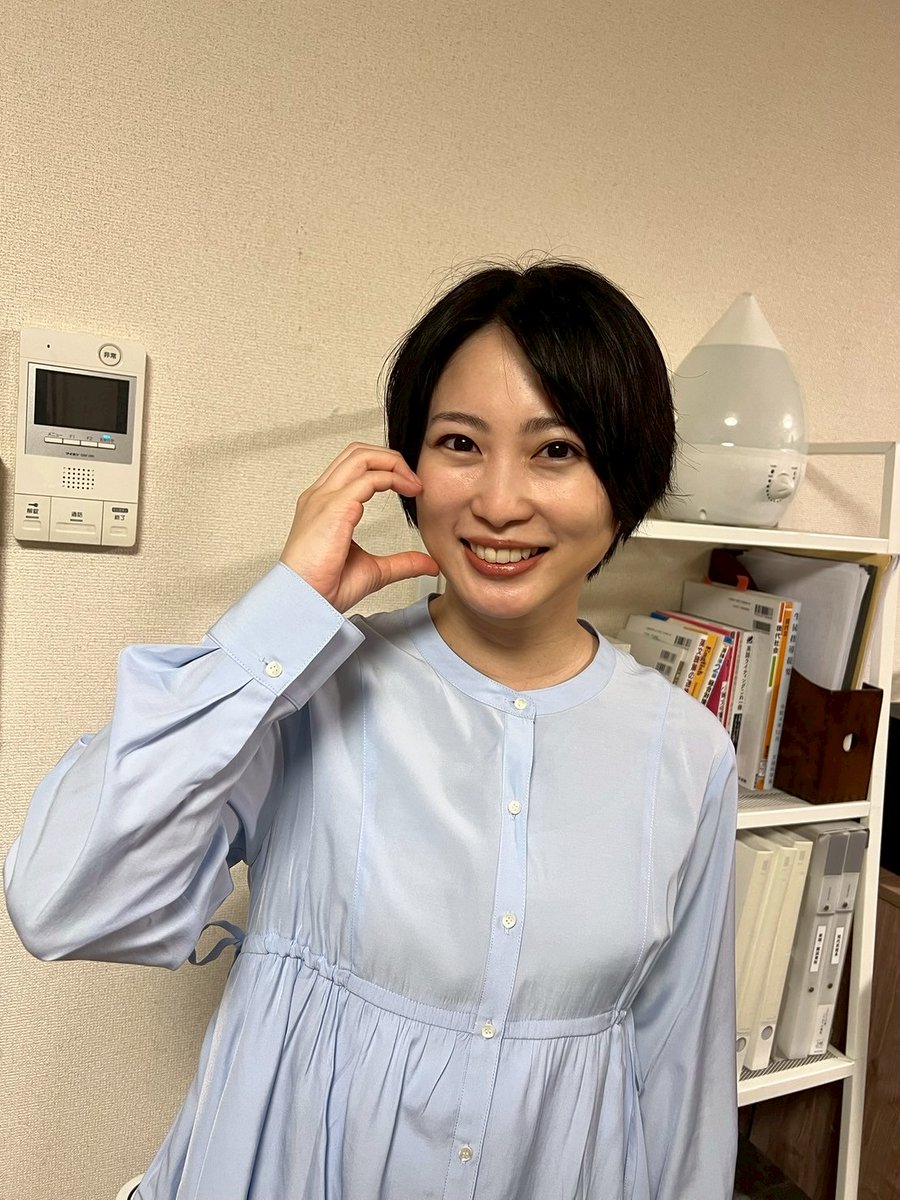 ✨👩‍🏫#神説教オフショット📸✨

本日‼️第8話放送です‼️

愛花せんせ〜😭
どうなっちゃうの〜😭⁉️

本編との差がありすぎる
オフショット😂💓

TVer
bit.ly/kamisekkyo_ntv…
Hulu
bit.ly/kamisekkyo_ntv…

#広瀬アリス 
#志田未来
🏫なんで私が #神説教🗯️
#今夜9時