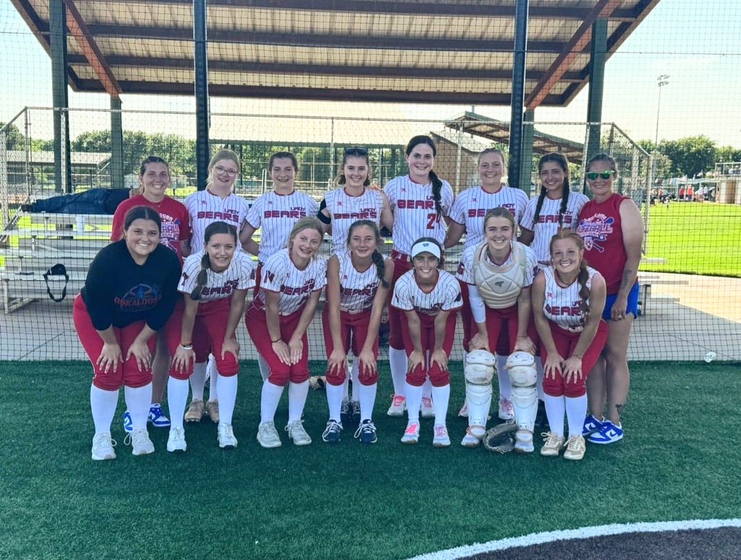 jillguilfoyle's tweet photo. 💙❤️STATE CHAMPIONS❤️💙

CONGRATS OSKALOOSA LADY BEARS on your 8-1 WIN against Inman! The Lady Bears are your 2-1A State Softball Champions!💙❤️🥎💙❤️

💙❤️GREAT JOB BEARS❤️💙 https://t.co/dOSBKsqbwP