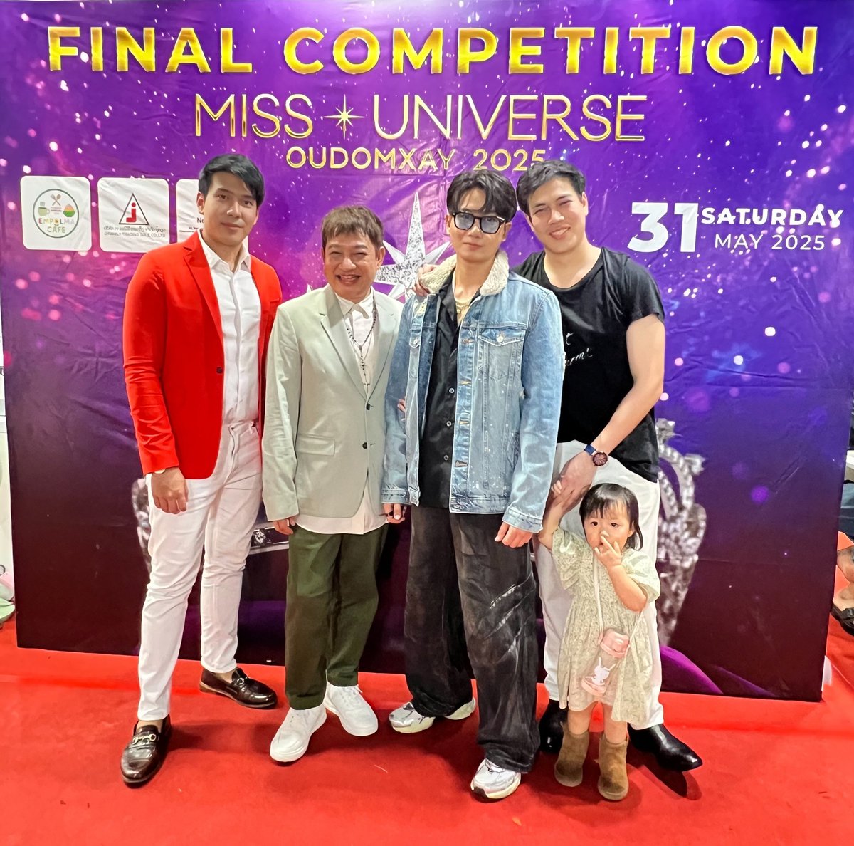 MSoising's tweet photo. ร่วมงานวันแรกกับการประกวดมิสแกรนด์เวียงจันทน์และมิสยูนิเวอร์สอุดมชัยประจำปี 2025 ณ EMPOLMA Cafe นครหลวงเวียงจันทน์ สปป.ลาว ของน้องบอม-ธนกฤต น้องบอสตัน-ญฐภรรธ น้องปีเตอร์-ธนวัฒน์ และพี่เอเอง
#Actor #Model #Singer #Influencer #Bangkok #Journey #TunTerJourneys #ManodFamily https://t.co/caSDfS4wEC