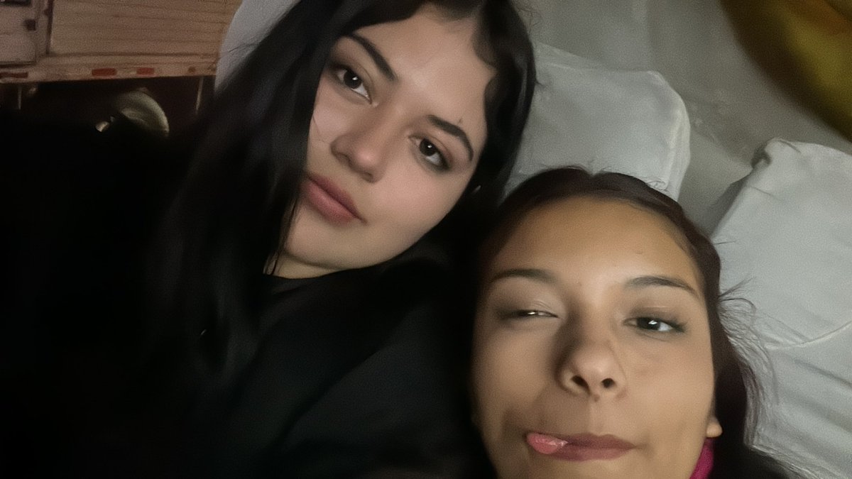 itstheviany's tweet photo. Tres horas de viaje 😭 https://t.co/XuMBAXLkgq