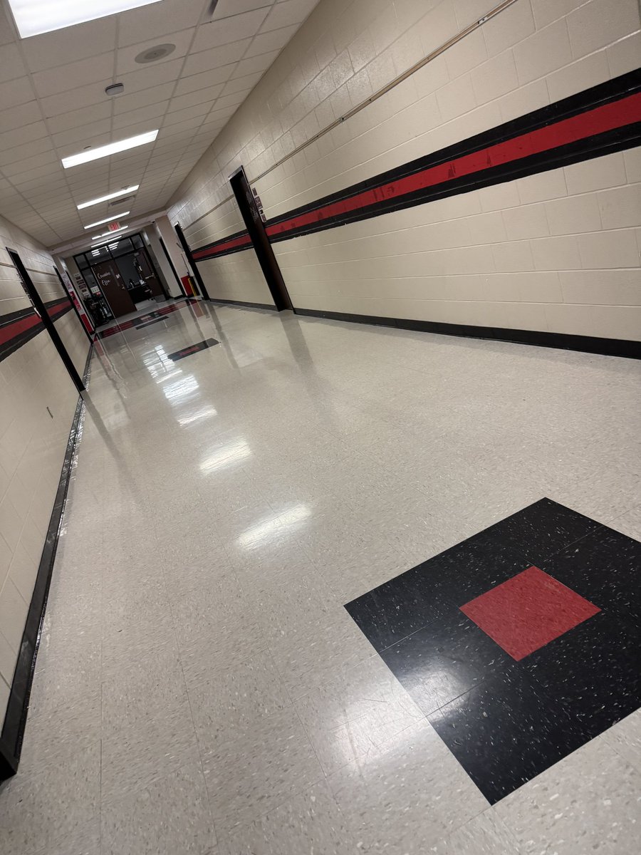 KrystleWright's tweet image. The walls now look so bare without all our WMS students’ artwork. #ShineALight #WMSRTB #HumbleISDArtists #BeEliteWMS #ChooseBetter @HumbleISD_WMS @HumbleISD @VisualArtHumble @HumbleISD_Arts