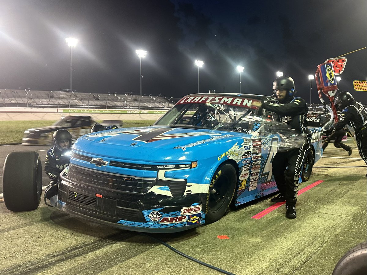 Niece Motorsports (@niecemotorsport) on Twitter photo Four tires, fuel, and some air pressure adjustments down on this side of pit road!
<a href="/BayleyCurrey/">Bayley Currey 🇺🇸</a> and <a href="/KadenWHoneycutt/">Kaden Honeycutt</a> held their track position.
#PressTheAttack | #TeamChevy Four tires, fuel, and some air pressure adjustments down on this side of pit road!
<a href="/BayleyCurrey/">Bayley Currey 🇺🇸</a> and <a href="/KadenWHoneycutt/">Kaden Honeycutt</a> held their track position.
#PressTheAttack | #TeamChevy