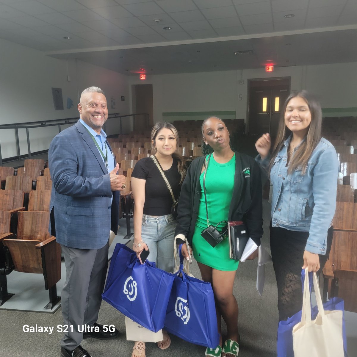 Austin Magnet tweet media