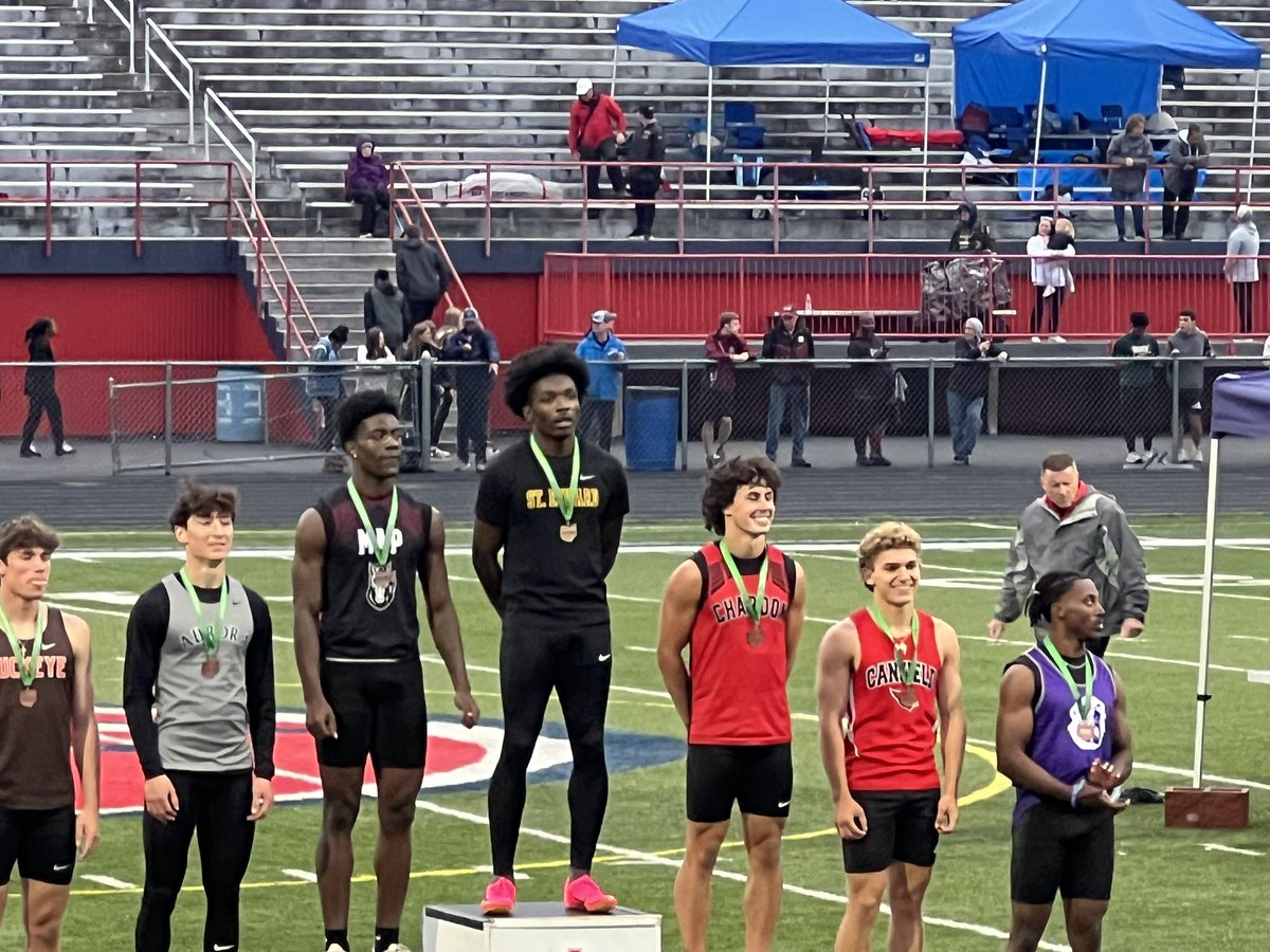 MooreBrodon's tweet image. Awesome experience competing at the OHSAA Division 1 Region 1 Finals with my brothers. I finished 1st place as the regional champion for the 200m (21.71s). Headed to Columbus state bound!! @sehsathletics @BDPRecruiting @TheJEAcademy @neohiohsfb