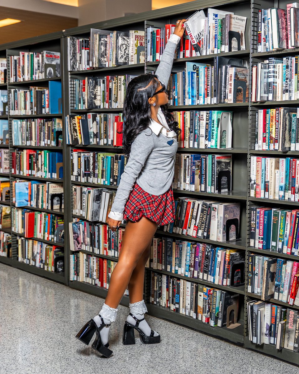 princepovs's tweet photo. CLASS DISMISSED® 📚

Grad Photoshoot Shot By PRINCE®📸

#milwaukee #photograpy #photographer #photooftheday #princepovs https://t.co/hd343CqdL7