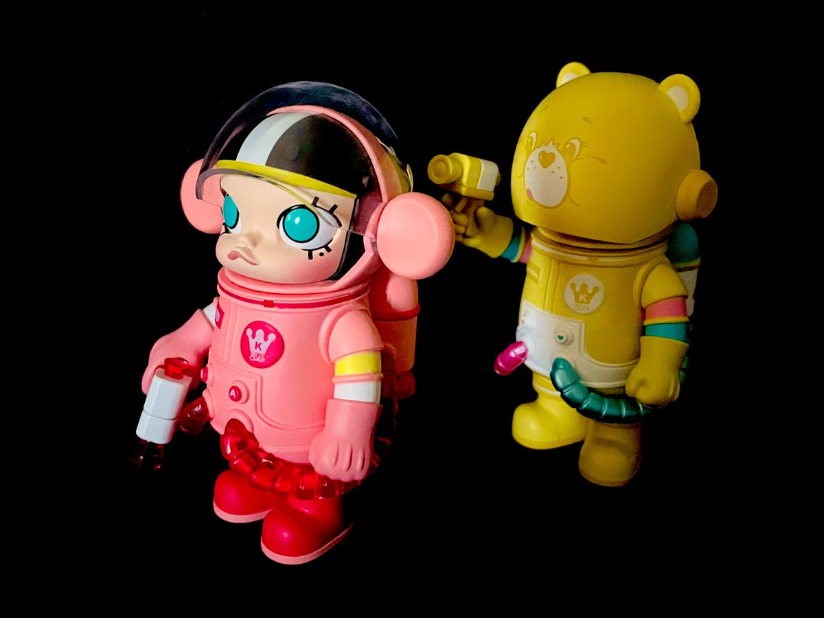 rayflo_pop's tweet image. スペースモリーちゃん初めてゲットしたんですけどこれすごいね😳手首まで動くのかぁ！人気な理由がよくわかった…これは集めたくなるw
100%でこれなら1000%なんてどんだけすごいんだろう？実物見てみたいなぁ…。地方勢はまじで買うしか見る機会がないからなぁ😢
 #POPMART大好き
