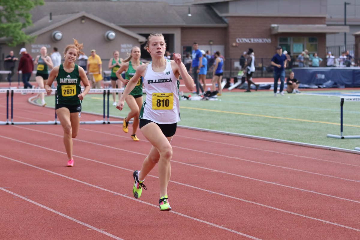 Marlayna Carl was seeded 12th coming into the meet but ran a personal best time of 69.38 to place 7th, picking up 2 points!