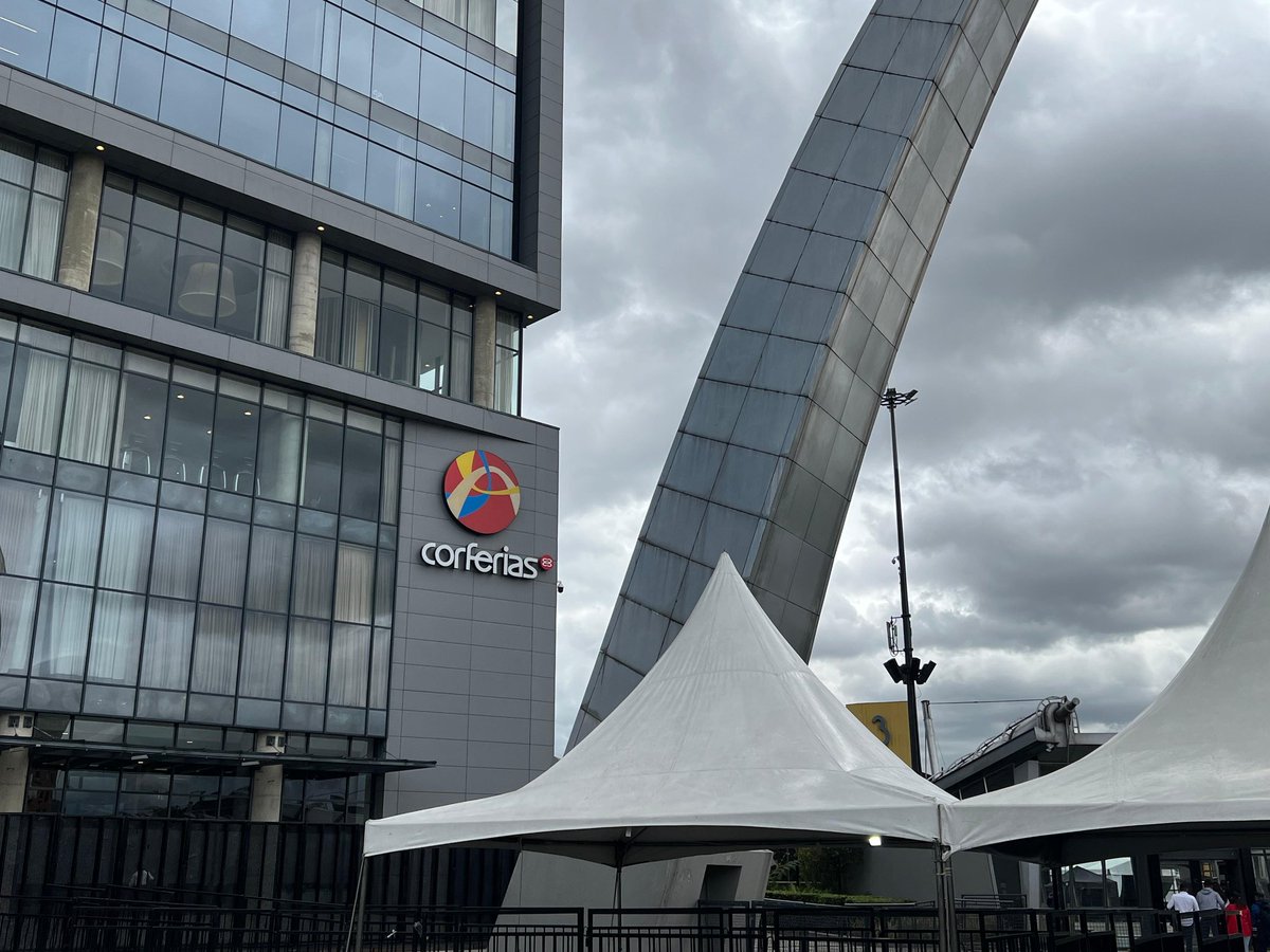 Hoy realizamos un recorrido por los alrededores de Corferias para identificar puntos importantes para el cuidado del espacio público durante el #BAUM 

Junto a las entidades distritales estamos revisando los planes de acción. 

En #Teusaquillo estamos mejorando la experiencia en