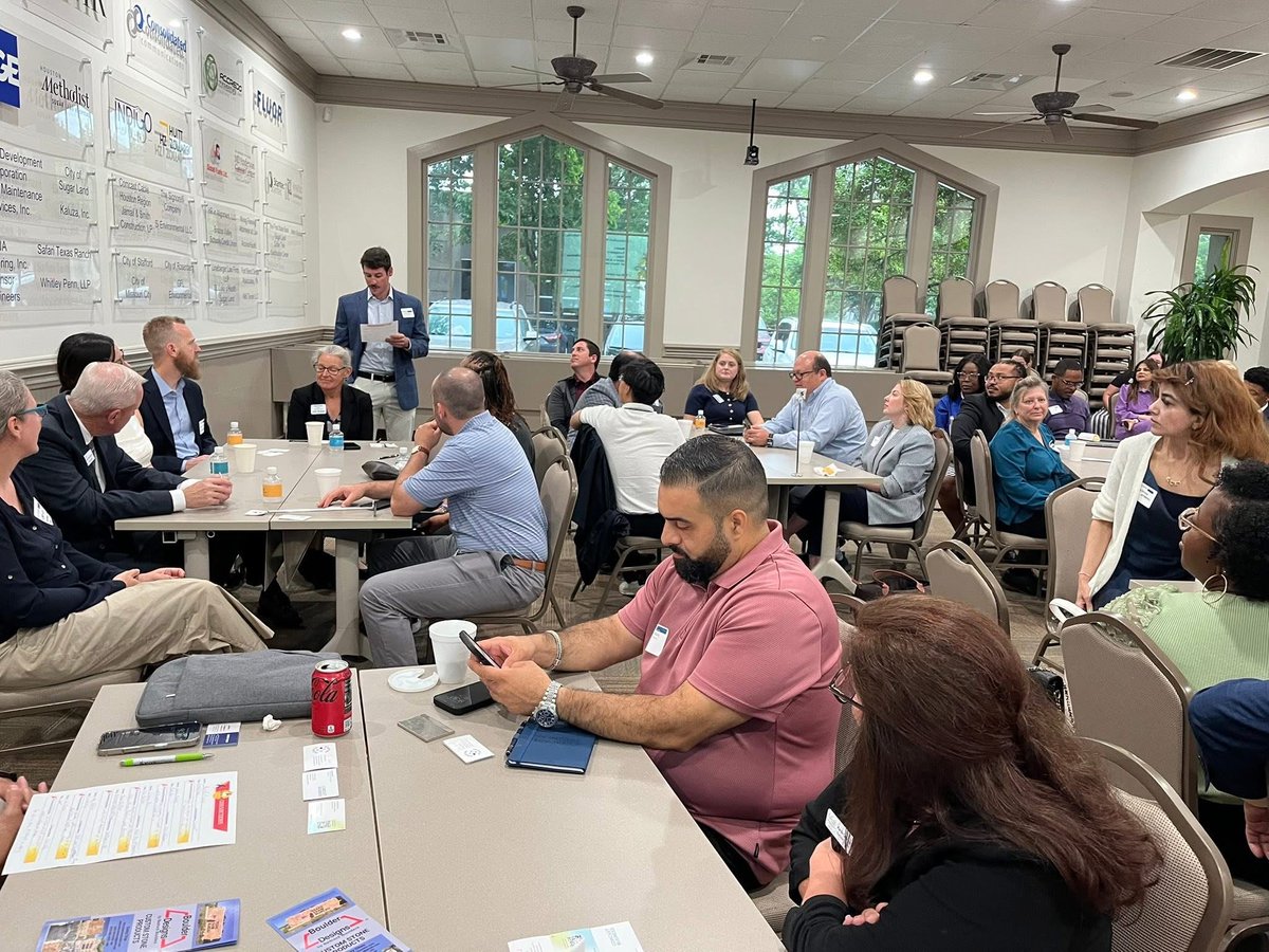 Our team had a great time at the Fort Bend Chamber of Commerce meeting! Thanks to Chairman King Banerjee for leading the “Circle of Connections” — uniting local businesses and building community. Looking forward to the next one!

#morganfortexas #fbcgop #txlege #FortBendChamber