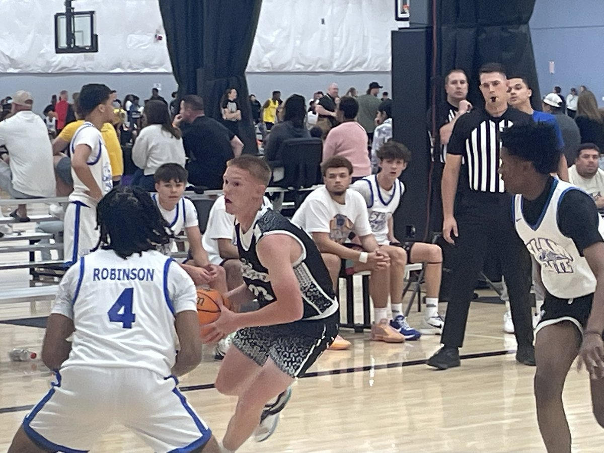 2026 Korbin Kinder of <a href="/IQHoopz/">IQHOOPZ</a> is an excellent guard with the nice feel for the game. Puts pressure on defenses with the drive and moves well without the ball. Can also shoot it from distance. Led Woodland to the Class 3 Final Four. #PHShowMeShowcase