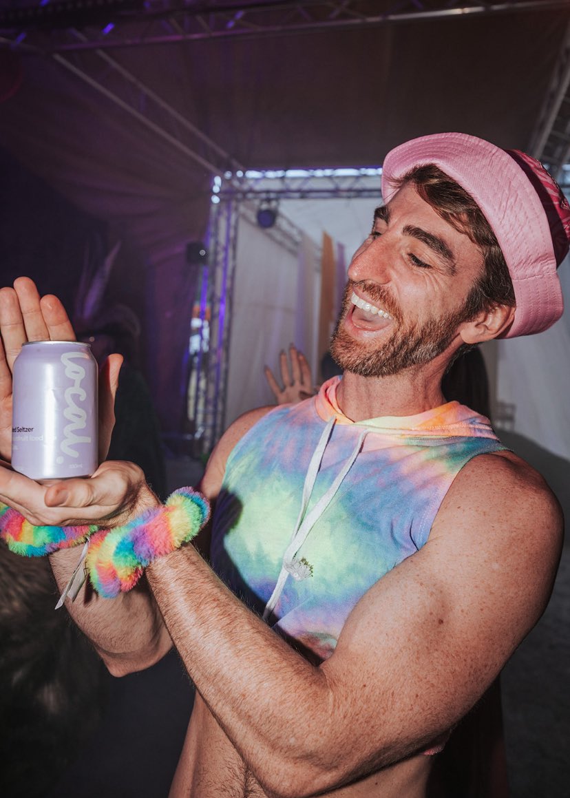 sidehustle15's tweet image. Choosing to take “You look like a unicorn threw up on you” as a compliment