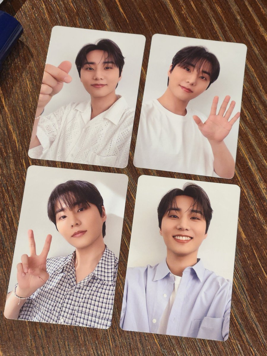 로이비 🤍 영케이 이번 포카 짱 귀엽잖아 ......... ♡