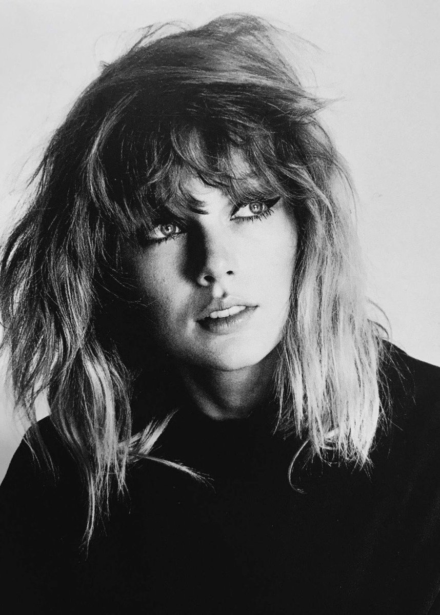 beepopofc's tweet photo. “Prince escreveu ‘Slave’ em seu rosto e renunciou ao seu nome. Até Paul McCartney, o maior músico de todos os tempos, teve que engolir isso, mas Swift, com 35 anos, recuperou o controle de seu trabalho de uma maneira que nunca pareceu possível para os artistas.” — Rolling Stone https://t.co/1sPicVQtBZ