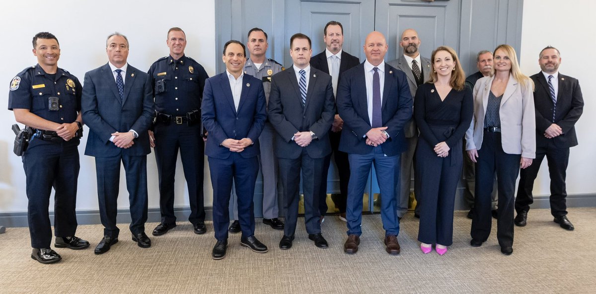 ATF Louisville (@atflouisville) on Twitter photo Today, <a href="/ATFLouisville/">ATF Louisville</a> SAC Nokes joined federal, state, & local partners to highlight our strong collaboration resulting in multiple successful investigations. This year, Louisville agents have seized over 230 illegal firearms & intercepted more than 250 pounds of illegal drugs. Today, <a href="/ATFLouisville/">ATF Louisville</a> SAC Nokes joined federal, state, & local partners to highlight our strong collaboration resulting in multiple successful investigations. This year, Louisville agents have seized over 230 illegal firearms & intercepted more than 250 pounds of illegal drugs.