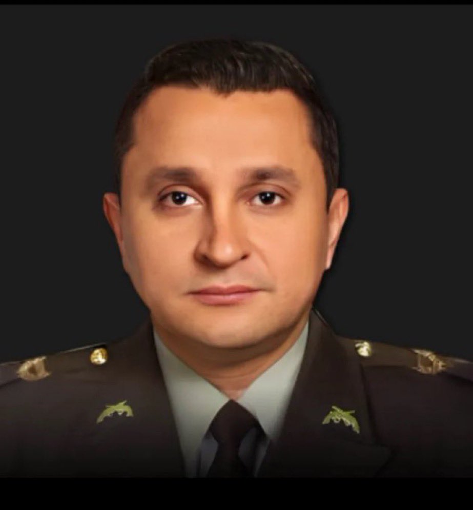 everstrongever's tweet photo. El caso del coronel Óscar Dávila: ¿suicidiø, inducción al suicidiø o asesinato?  

El Coronel Óscar Dávila ostentaba un alto cargo en el gobierno de Gustavo Petro y apareció muerto todo parece indicar que él no se suicidø.

Pasa y te cuento sobre esta tenebrosa historia 🧵👇🏽