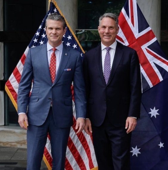 Not quite "I did but see her passing by", but Marles sure seems besotted by proximity to power ...