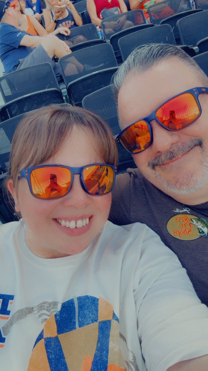 MyNewNameIsTBD's tweet photo. #aviatorslv Happy Birthday Robert https://t.co/FrPIVKQU1M