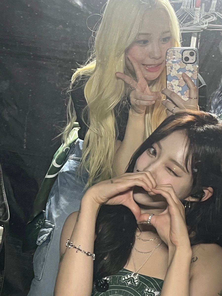 julywithyo_'s tweet image. Hyewon-ah, happiest birthday🤍🎉
You’re still my lovely maknae and good luck on your new career!!

t: @chczoa