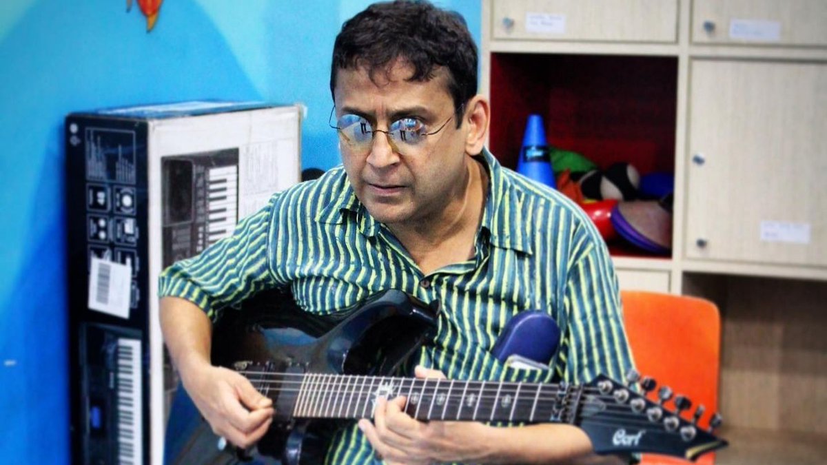 BhoolebisareGit's tweet image. मेरे दिल पे तूने डाले है डेरे
ओ लुटेरे ओ लुटेरे ओ लुटेरे
तुझे लेने होंगे मेरे संग फेरे
ओ लुटेरे ओ लुटेरे ओ लुटेरे

'Lootere'| #Latamangeshkar | #Manharudhas | #Anandmilind | #Manojkumar

Today's Song | Happy Birthday #Milindshrivastava 

@nirupamakotru