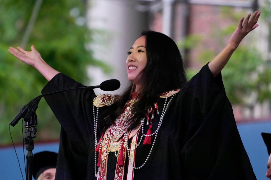 Chinese student struck a chord emphasizing humanity during Harvard commencement speech trib.al/NL8rp99