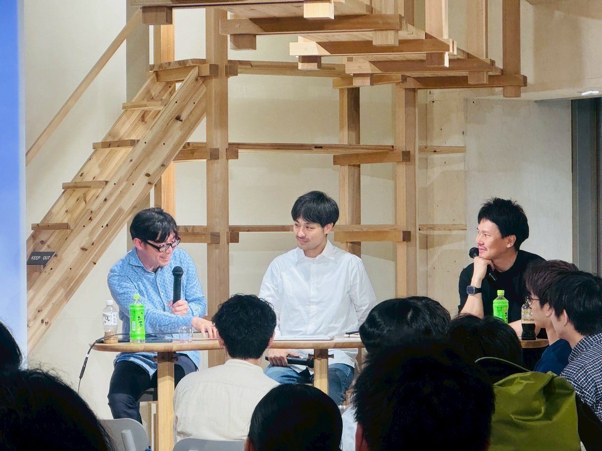 SCF_24_official's tweet photo. SCF Lecture Series5

ご参加いただいた皆様ありがとうございました！ 
藤野先生、湯浅先生のルーツを辿るお話を伺うことができ貴重な会となりました！
今回からレクチャー後の懇親会も実施し、新たな交流を生むきっかけともなりました！

#建築学生 #建築家 #建築  #松岡聡  #湯浅良介 #藤野高志 https://t.co/r7fShcykGx