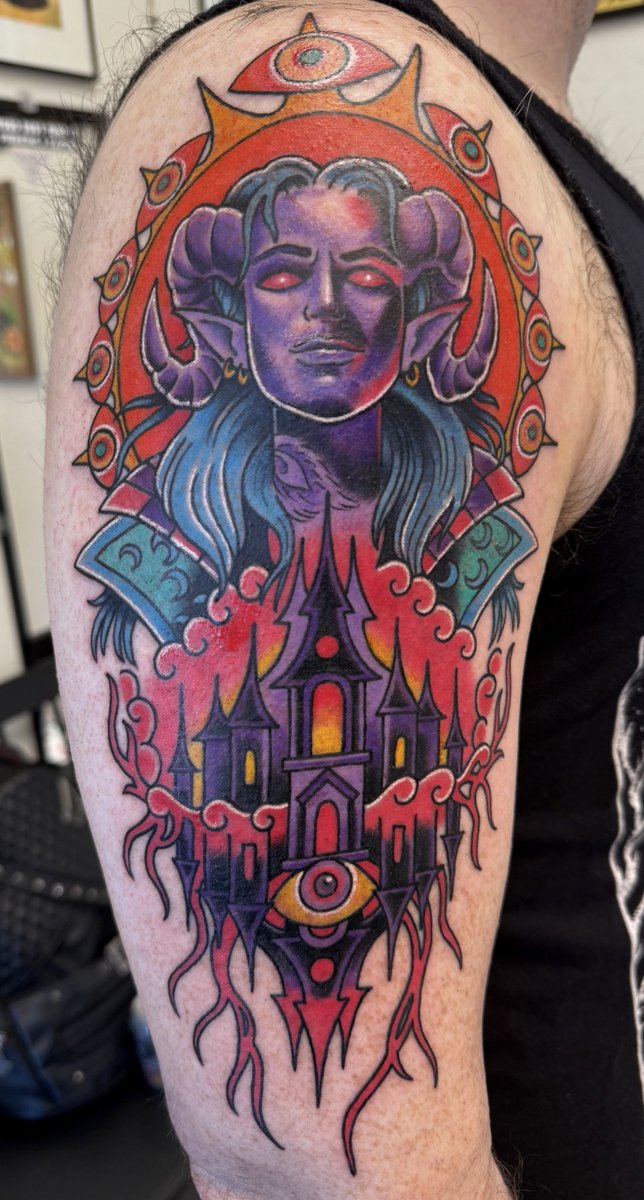 I had an absolute blast getting to make this Lucien/ Mollymauk piece over the last two days for Paul. He came all the way across the country to get this tattoo and sat like a level 20 barbarian for the whole thing. Thank you so much.
#criticalrole