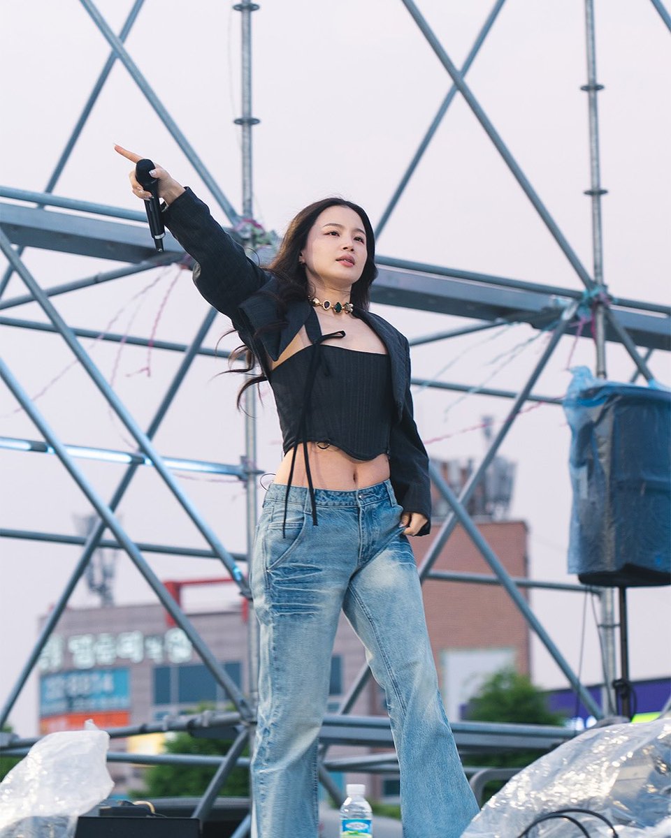 leehibuzz's tweet image. 📸 soothe._.photo ins @leehi_hi 🖤