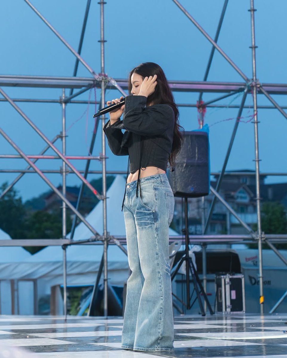 leehibuzz's tweet image. 📸 soothe._.photo ins @leehi_hi 🖤