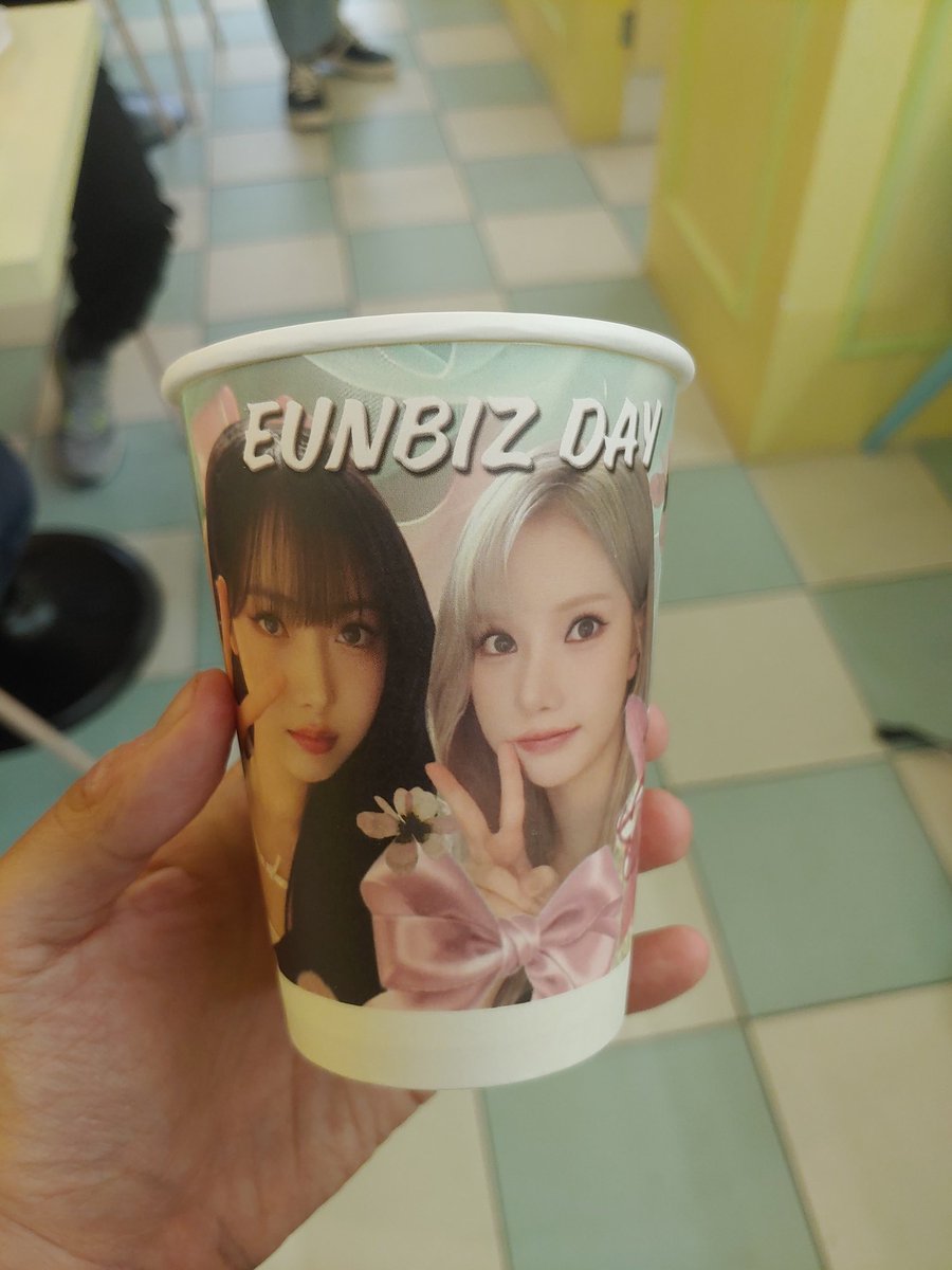 naV_luvu's tweet photo. ☆°.｡*✲⋆EUNBIZ DAY☆°.*✲ﾟ.⋆｡

소소한 은비즈생일 이벤트를 준비했습니다.
많이 오셔서 축하해주세요

꽃뜨루 
25.05.29~06.03
12:00~19:00

5월 30일에 방문 했습니다

#그래_맞아__EUNBIZ날이야
#그니까_축하는_국룰이지
#은하 #신비 #VIVIZ #정은비 #황은비 #SINB #EUNHA https://t.co/8wlQCJvLau