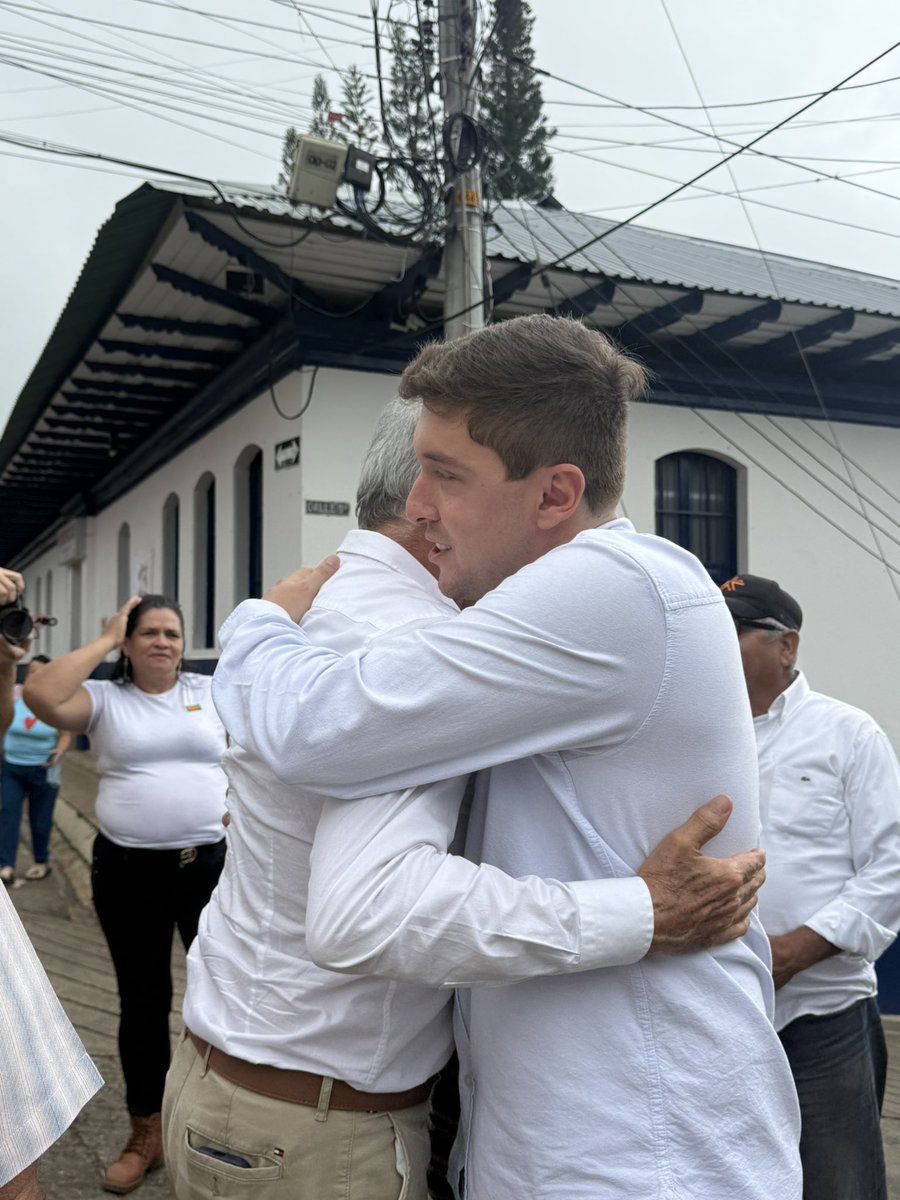 Acompañamos a nuestro amigo y <a href="/MinSaludCol/">MinSalud Colombia 🇨🇴</a>, <a href="/GA_Jaramillo/">Guillermo Jaramillo</a>, en su recorrido por los municipios de Icononzo y Melgar. El #GobiernoDelCambio está transformando los territorios y llevando justicia social a nuestro departamento.