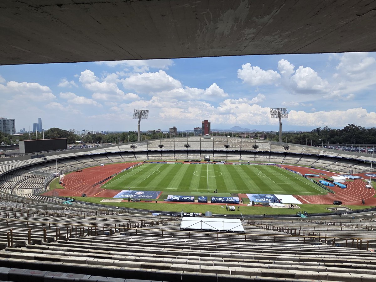 cboehm's tweet image. I&apos;m in Mexico City for #CCCFever, and posting about it over on two of the less shitty social media sites. You should come check it out