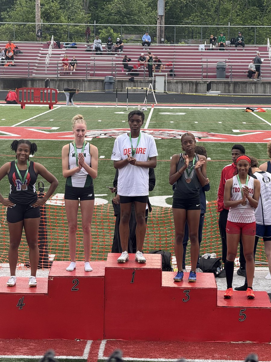 Bcreek_track's tweet photo. Soph Faith Brown didn’t disappoint, she won Regional 100mH & 300mH, while also setting a 🚨New School Record🚨in 300mH, breaking her own previous record, she’ll be moving onto the Ohio High School State Championships next week! #desire #creekspeed @bcreekathletics @creekxc https://t.co/gZJuUQJMNj