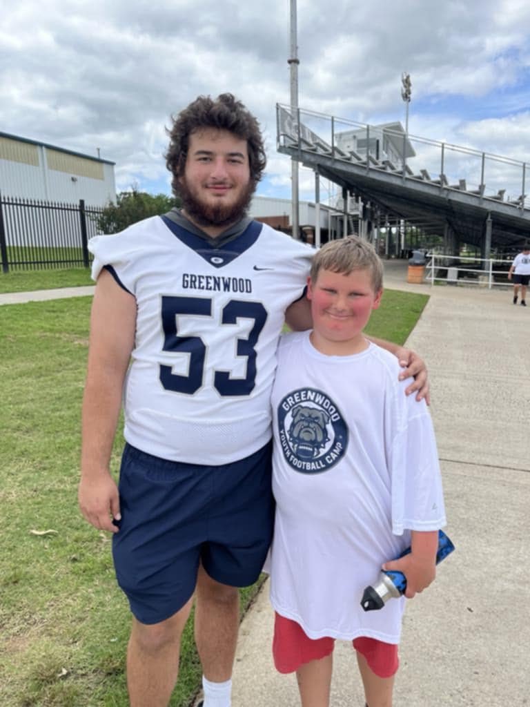 Akira Fujibayashi (@akirafujibayas2) on Twitter photo Had a great time helping coach future <a href="/GreenwoodFball/">Greenwood Football</a> Bulldogs!
<a href="/CoachMoreton76/">Austin โTankโ Moreton</a> <a href="/Luke_Hales_/">Luke Hales</a> <a href="/GWDFootball/">Coach Young</a> <a href="/tim_radio/">Tim Terry ๐ค</a> Had a great time helping coach future <a href="/GreenwoodFball/">Greenwood Football</a> Bulldogs!
<a href="/CoachMoreton76/">Austin โTankโ Moreton</a> <a href="/Luke_Hales_/">Luke Hales</a> <a href="/GWDFootball/">Coach Young</a> <a href="/tim_radio/">Tim Terry ๐ค</a>