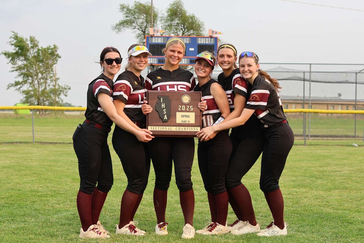 Sectional champs!! Can’t wait for Monday <a href="/LeRoySoftball/">LeRoyHS_Softball</a>