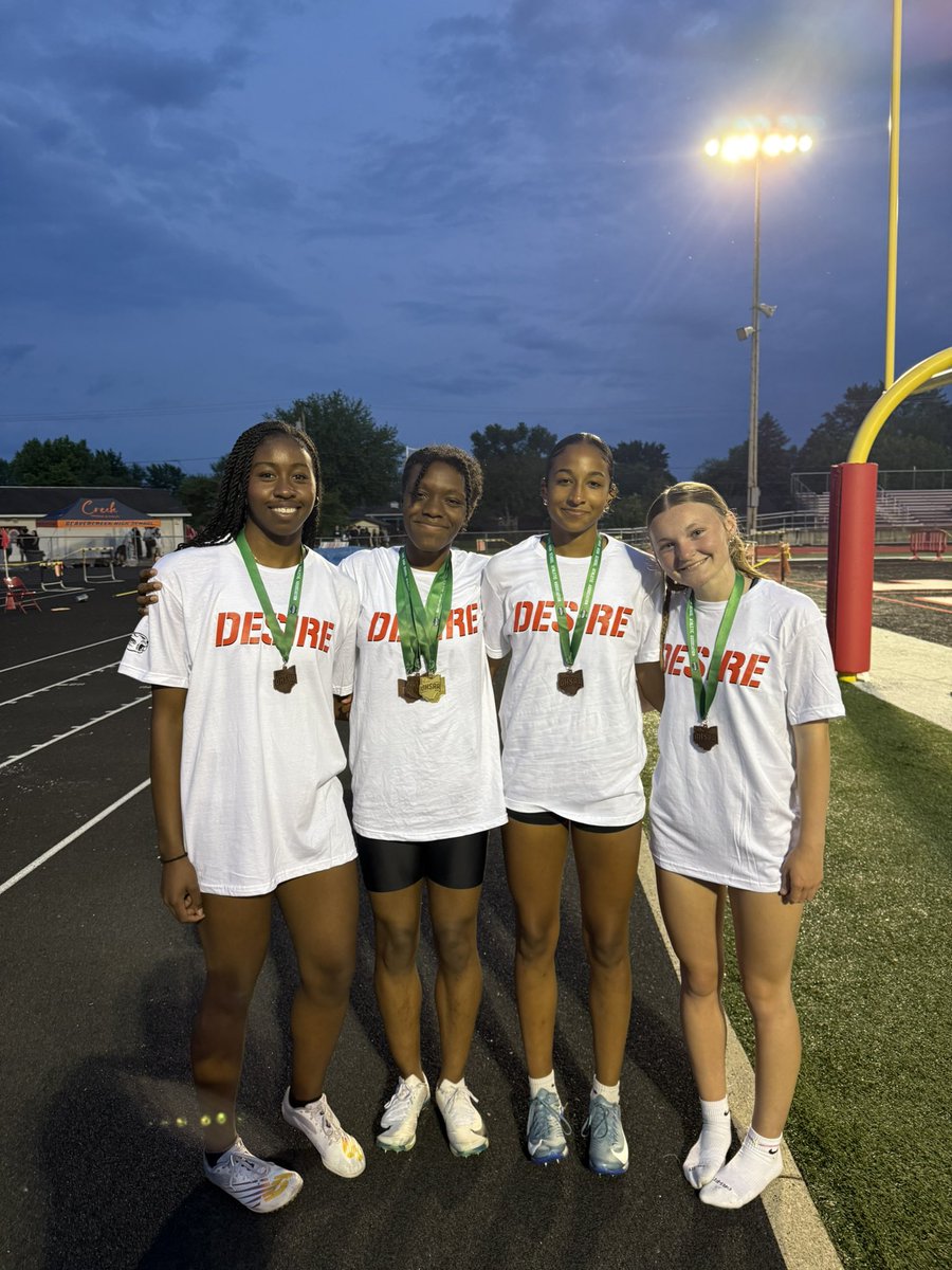 Bcreek_track's tweet photo. The ladies of Beavercreek finished 3rd at Regional finals in a tight 4x400 race, running the 5th fastest time in school history! Fr Maya Cook, Jr Aysiah Sims, Soph Emma Driver, & Soph Faith Brown are all State Bound! #desire #creekspeed #statebound @bcreekathletics @creekxc https://t.co/sNTzTcK4Tu