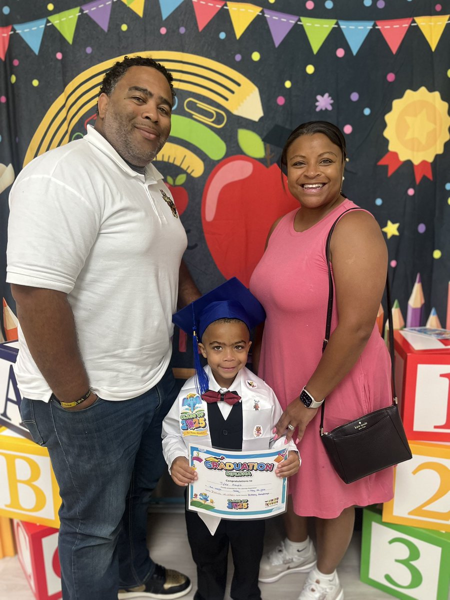 Jasma_Hayes's tweet photo. Congratulations to our boy for completing Preschool. He will soon start Dual Language PreK in FWISD 😃🥹 https://t.co/O876d3VH2T