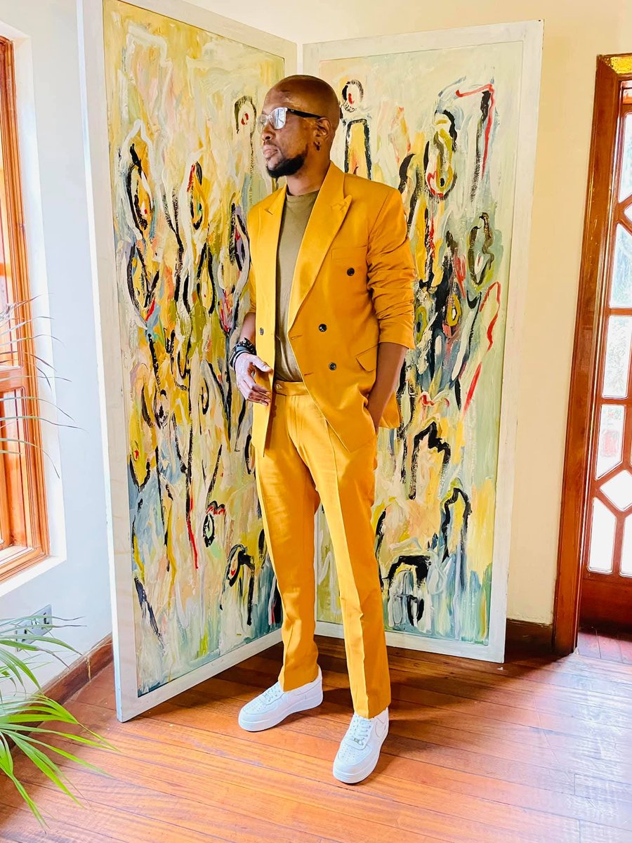 #NowPlaying, 'Simama', featuring <a href="/bienaimesol/">Man a Baldman</a>, &amp; <a href="/TheChangeKato/">Kato Change</a>, off <a href="/AaronRimbui/">AaronRimbui</a>'s *Deeper*. (2016). The #CapitalJazzClub984, with #JacobAsiyo, &amp; <a href="/KaimaMwiti/">kaima mwiti</a>.
Bien Aimé Baraza: Vocals
Kato Change: Guitar
Aaron Rimbui: Keyboards, Programming, Production.