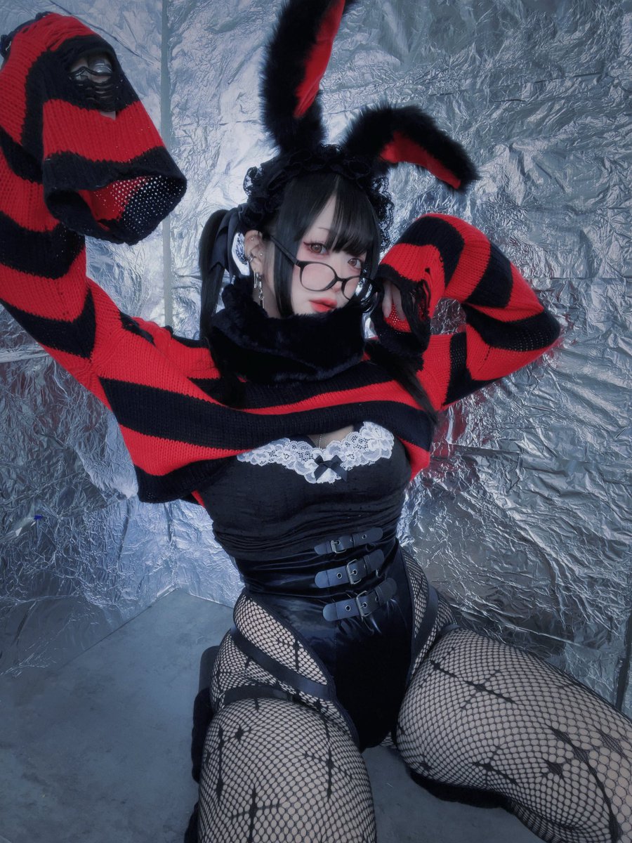 Gothic Bunny ﾟ☾ ﾟ｡⋆