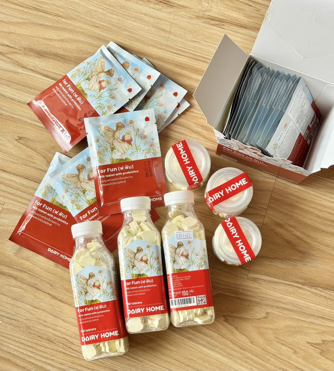 sfkkfs_'s tweet image. dairy home น่ารักมากกก ลงรีวิวโดยเค้าไม่ได้จ้าง แบรนด์ส่งนมอัดเม็ดมาขอบคุณ โอ้ยยยย กินได้ทั้งปี 🤣 

มาคับๆ แจกฟรี 3 คน (คนละ 1 ขวดใหญ่) 
กติกา “รีทวิตอย่างเดียว ”