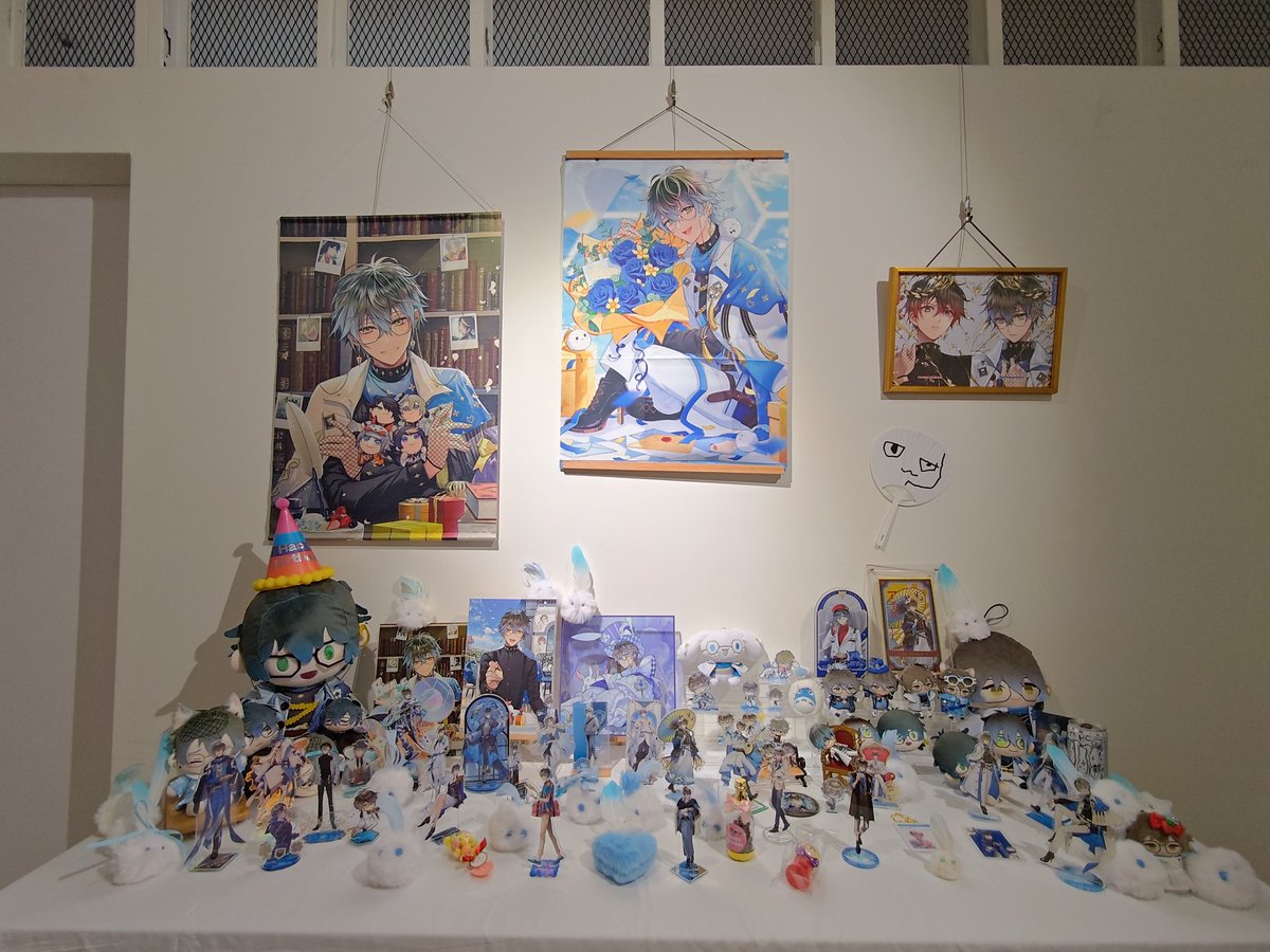 感謝主辦辦這個活動，當初看到時就很期待上台北來看展
Ike畢業也是大家都嚇到的事，也很怕主辦取消，還好有繼續辦
看到一半時眼淚還是不自覺的一直掉，一直以為自己已經整理好心情了，結果還是不行🥹
帶了一點自己做得小禮物給4位攝影師們，感謝你們做了這個攝影展❤️❤️💙💙

#IkeEveland
#IKEDAY2025