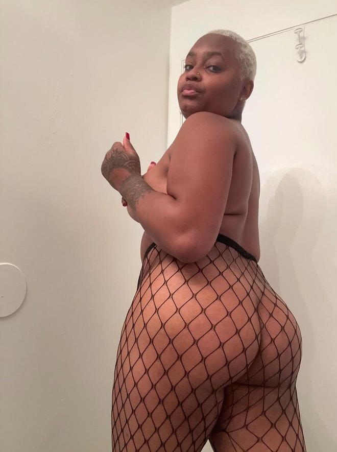 🥰
I'm so Nasty girl I want a real dick that can fuck me hard 
Who's is ready to make a gas fund and let meet up