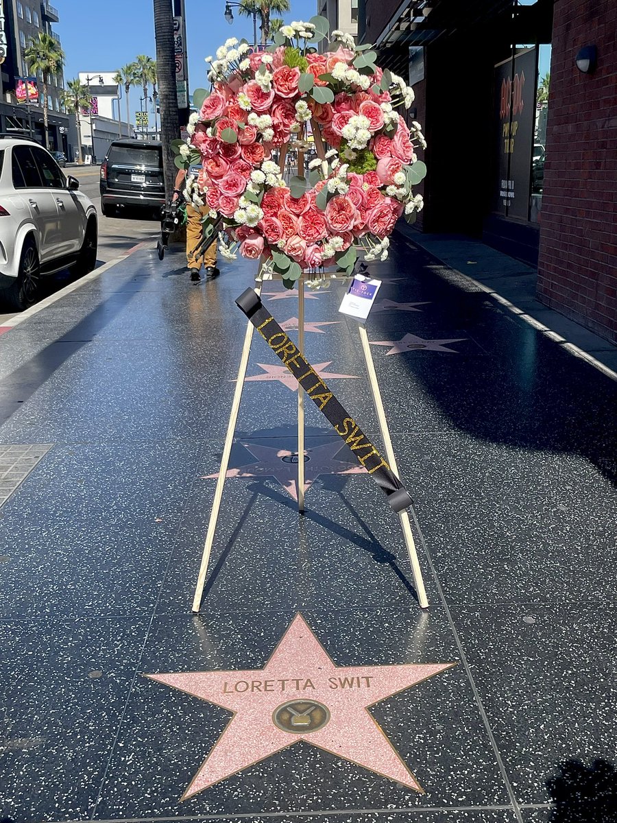 Memorial flowers for Walk of Famer Loretta Swit. RIP  📷@donellywood56