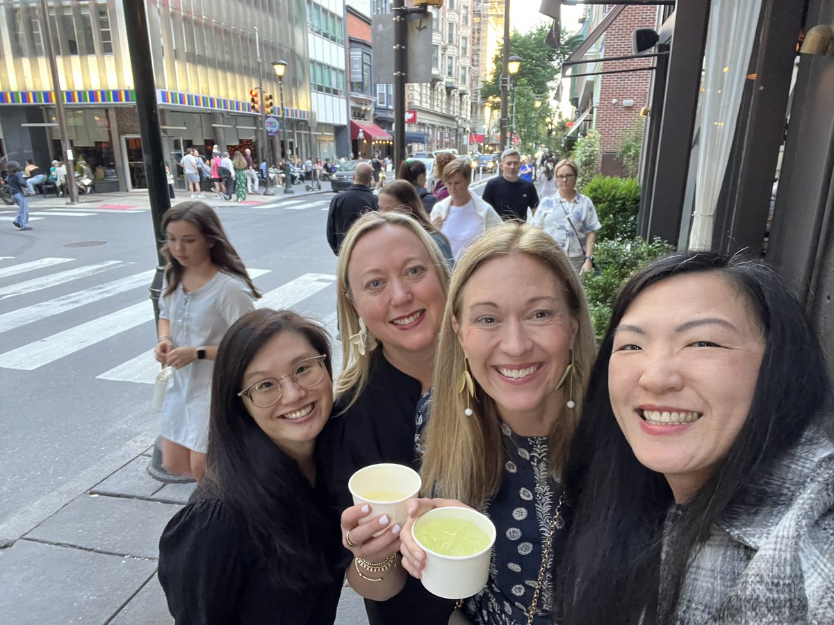 CynXinWu's tweet photo. #throwback to an amazing #asnr25 gala night where I got to hang out w the #bestpeeps while on no sleep off a red eye in a #flapper dress. Special thx to @yoshimianzai for an amazing meeting full of wonderful connections! https://t.co/hYFGUI5MpH