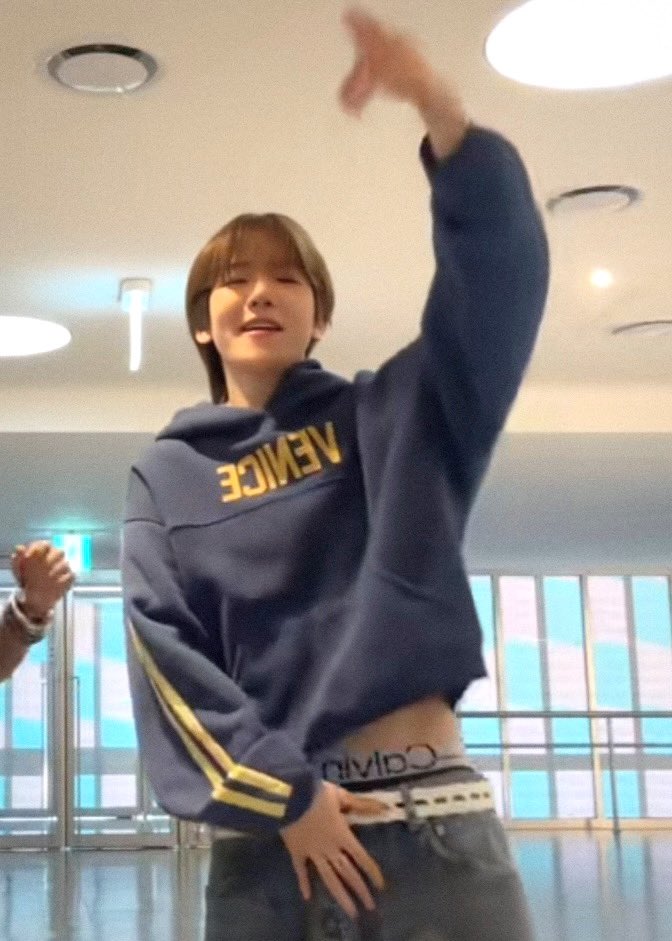 codeB5O6's tweet photo. #백현 https://t.co/k0nZZHgfiO