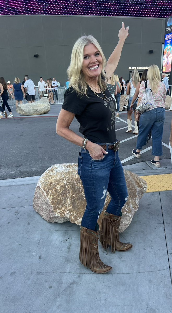 Chuck Bolton (@chuckbolton) on Twitter photo Getting ready for <a href="/kennychesney/">Kenny Chesney</a> <a href="/SphereVegas/">Sphere</a> after this week's #AI extravaganza at <a href="/ImagineAILive/">IMAGINE AI LIVE</a> <a href="/fblasvegas/">Fontainebleau Las Vegas</a>! Let's start the party, Mary! Getting ready for <a href="/kennychesney/">Kenny Chesney</a> <a href="/SphereVegas/">Sphere</a> after this week's #AI extravaganza at <a href="/ImagineAILive/">IMAGINE AI LIVE</a> <a href="/fblasvegas/">Fontainebleau Las Vegas</a>! Let's start the party, Mary!