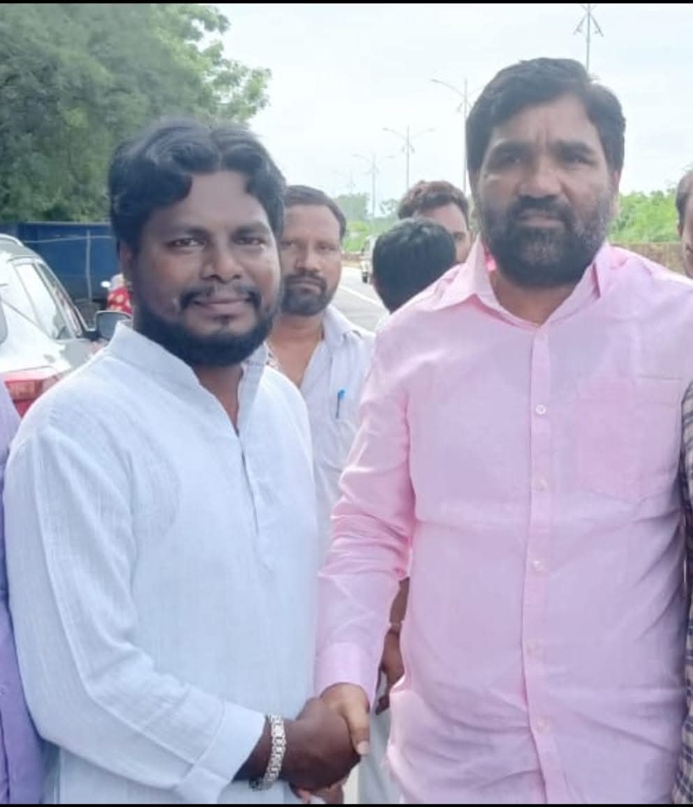 DsNetha's tweet photo. నేతకాని జాతి నుండి తొలి సారిగ శాసన సభ్యులు గా ఎన్నికై చరిత్రలో నిలిచిన నాయకుడు, బెల్లంపల్లి మాజీ ఎమ్మెల్యే శ్రీ @DurgamChinnaiah గారికి హృదయ పూర్వక జన్మదిన శుభాకాంక్షలు 🎂🎂💐💐💐.
నిత్యం ప్రజా సేవలో ఉండాలని కోరుకుంటూ once again #HappyBirthday anna. https://t.co/bUcAqW2Kbr